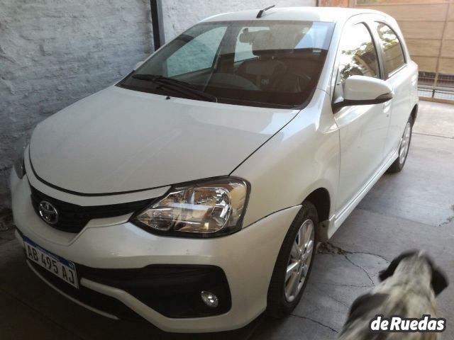 Toyota Etios Usado en Mendoza, deRuedas