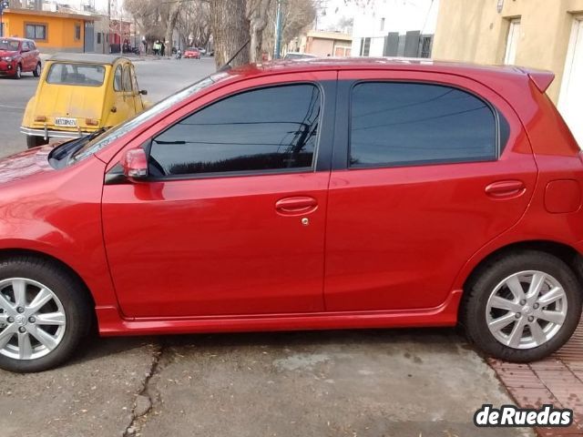 Toyota Etios Usado en Mendoza, deRuedas