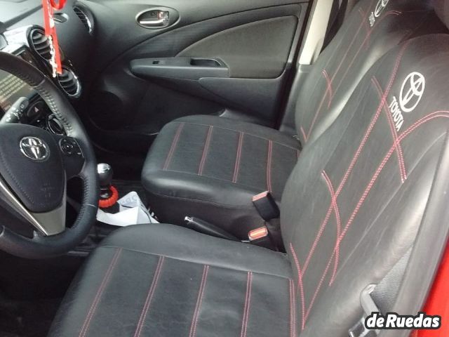 Toyota Etios Usado en Mendoza, deRuedas