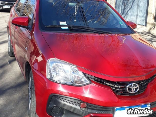 Toyota Etios Usado en Mendoza, deRuedas