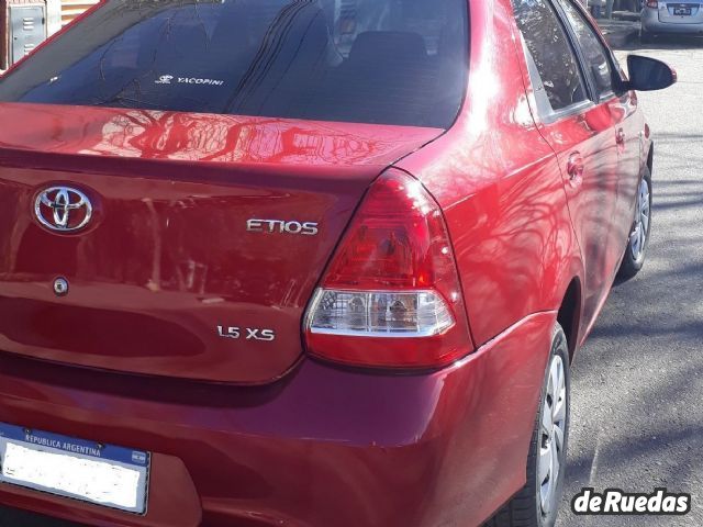 Toyota Etios Usado en Mendoza, deRuedas