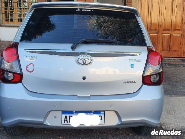 Toyota Etios Usado en Mendoza, deRuedas