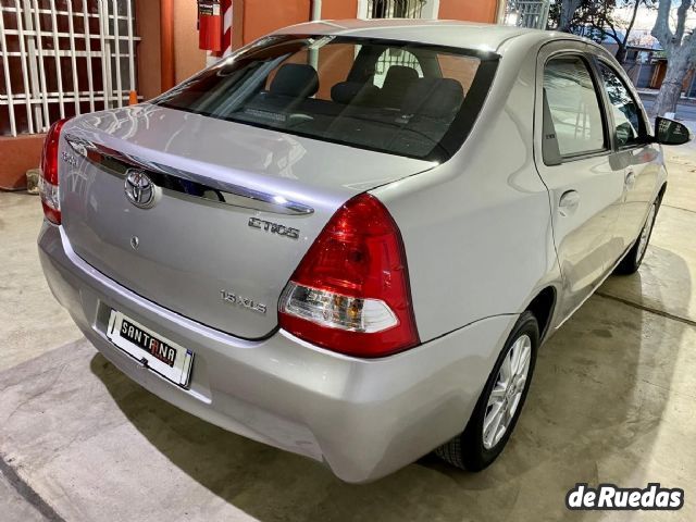 Toyota Etios Usado en Mendoza, deRuedas