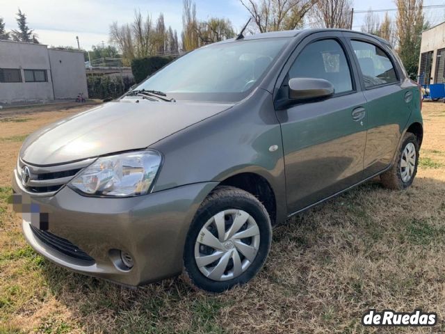 Toyota Etios Usado en Mendoza, deRuedas