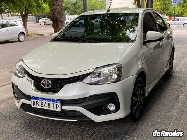 Toyota Etios Usado en Mendoza, deRuedas