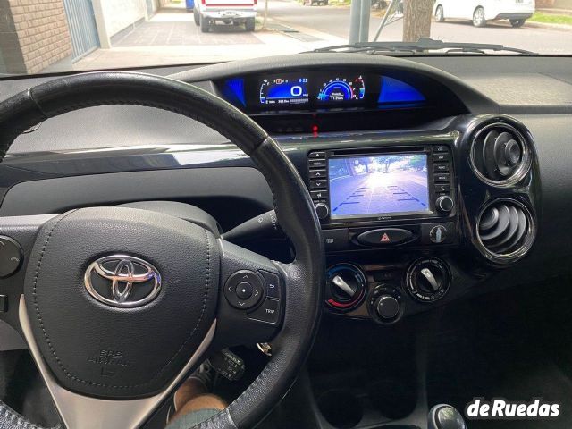Toyota Etios Usado en Mendoza, deRuedas