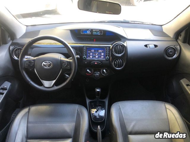 Toyota Etios Usado en Mendoza, deRuedas