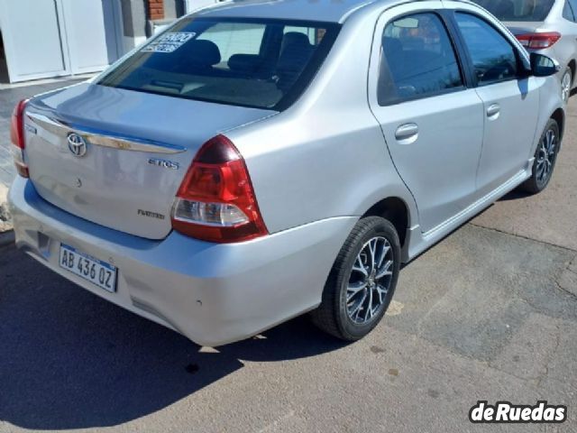 Toyota Etios Usado en La Pampa, deRuedas