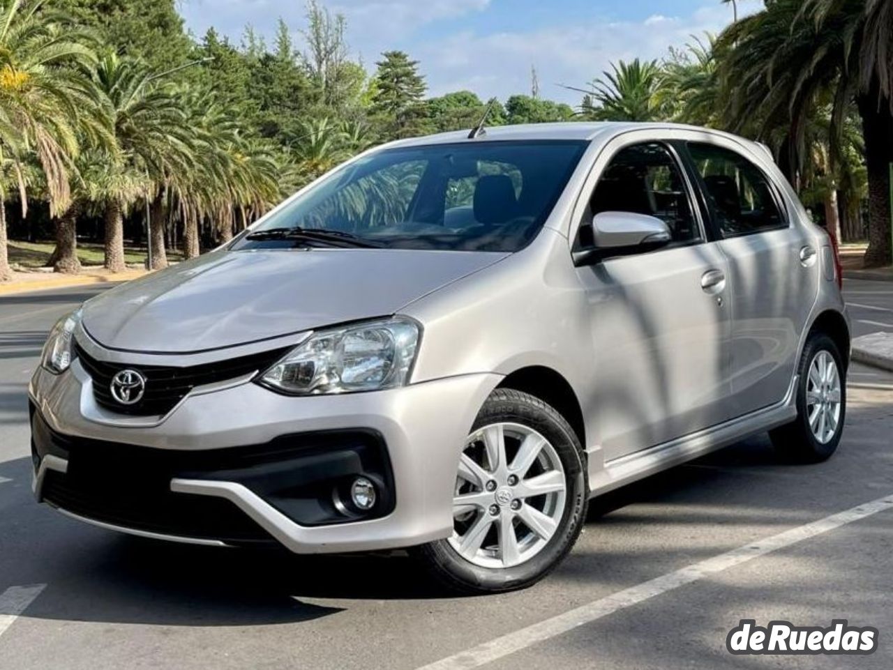 Toyota Etios Usado en Mendoza, deRuedas