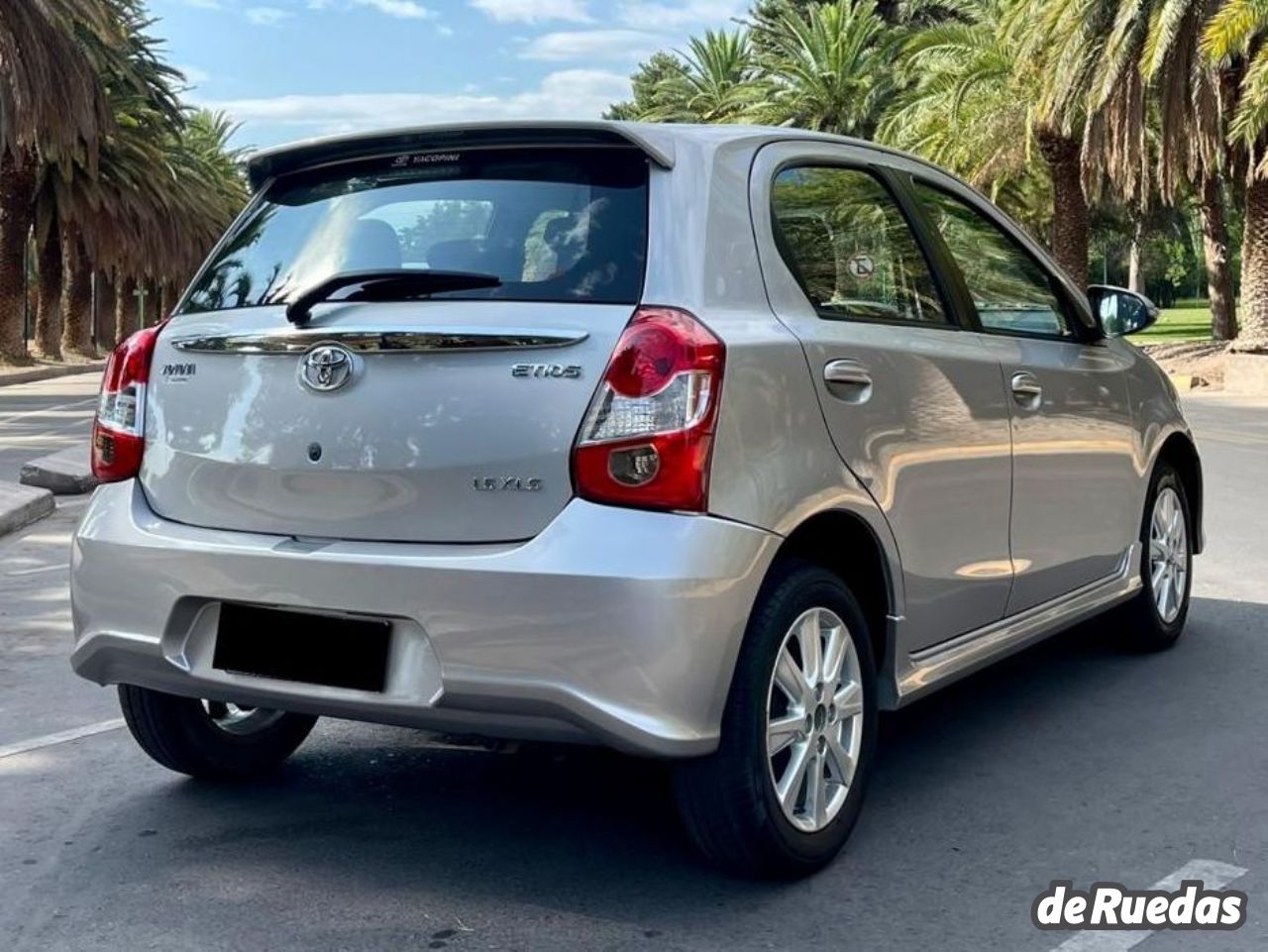 Toyota Etios Usado en Mendoza, deRuedas