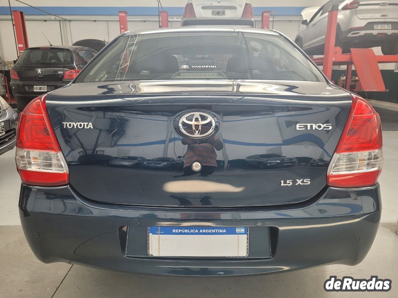 Toyota Etios Usado en Mendoza, deRuedas