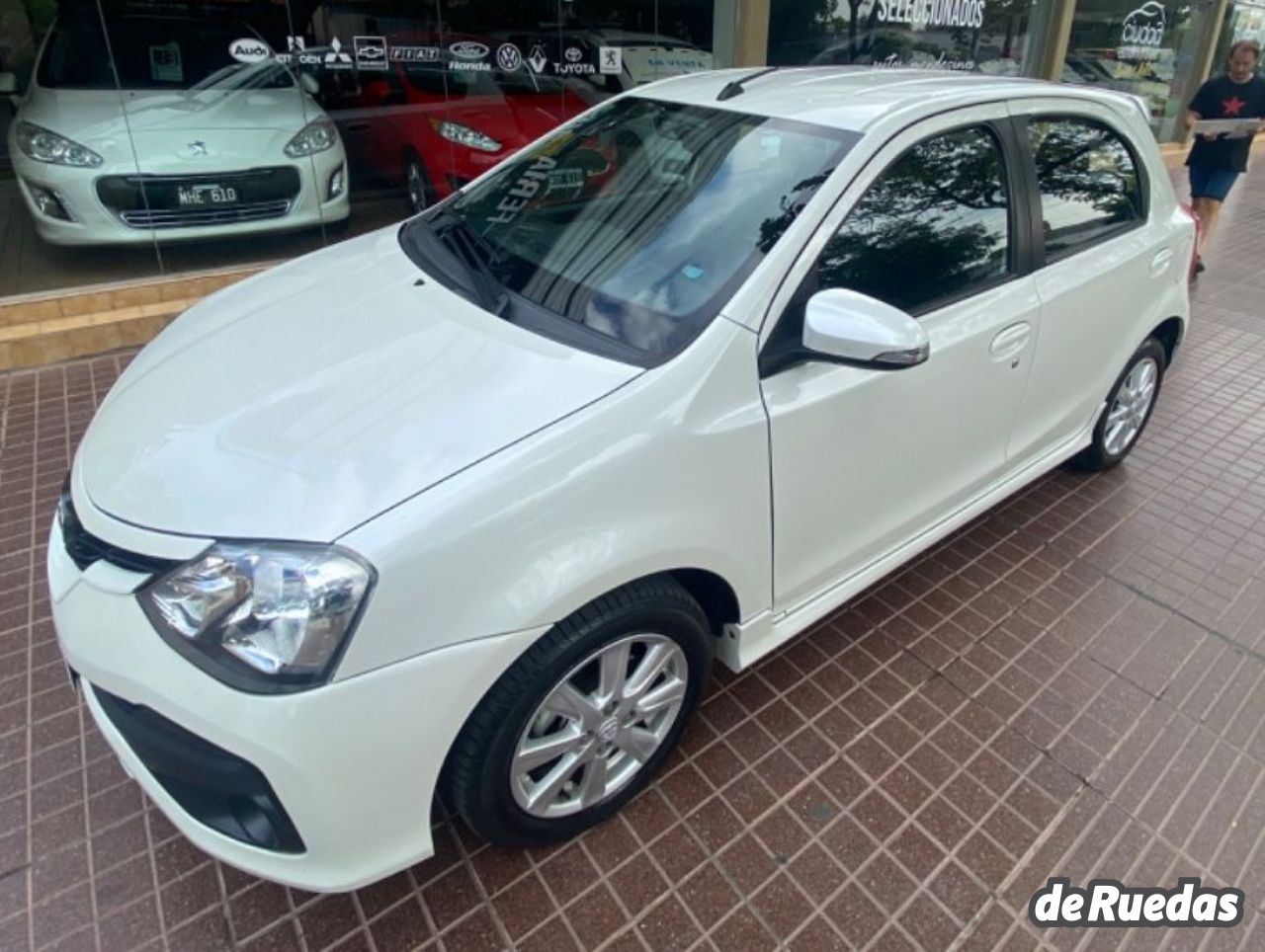 Toyota Etios Usado en Mendoza, deRuedas