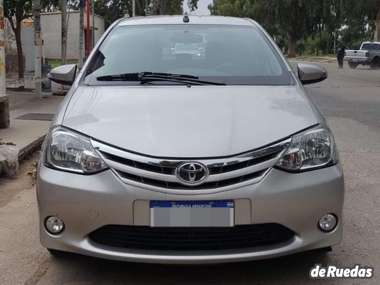 Toyota Etios Usado en Mendoza, deRuedas