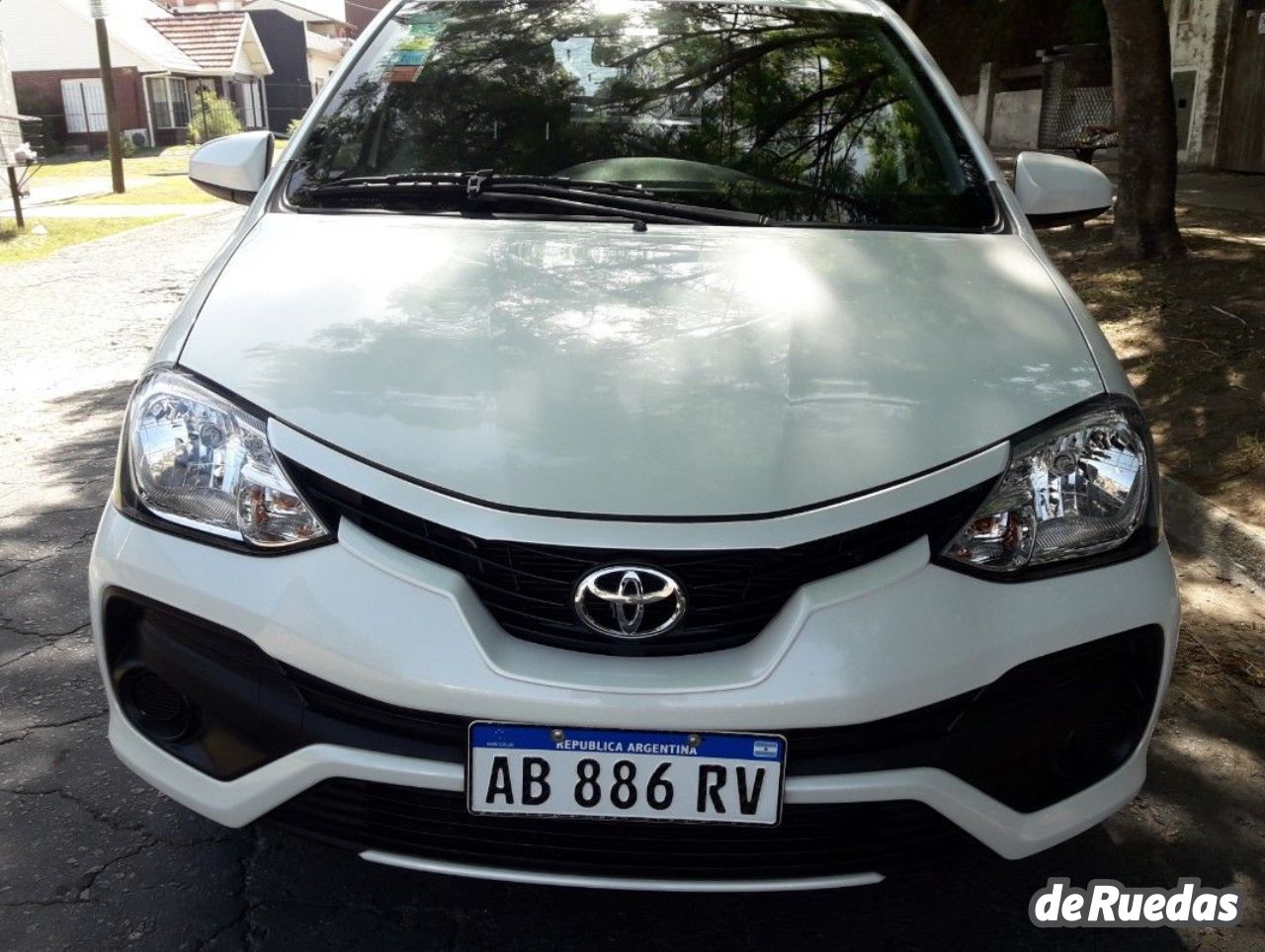 Toyota Etios Usado en Buenos Aires, deRuedas