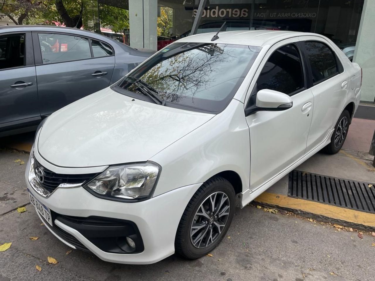 Toyota Etios Usado en Mendoza, deRuedas