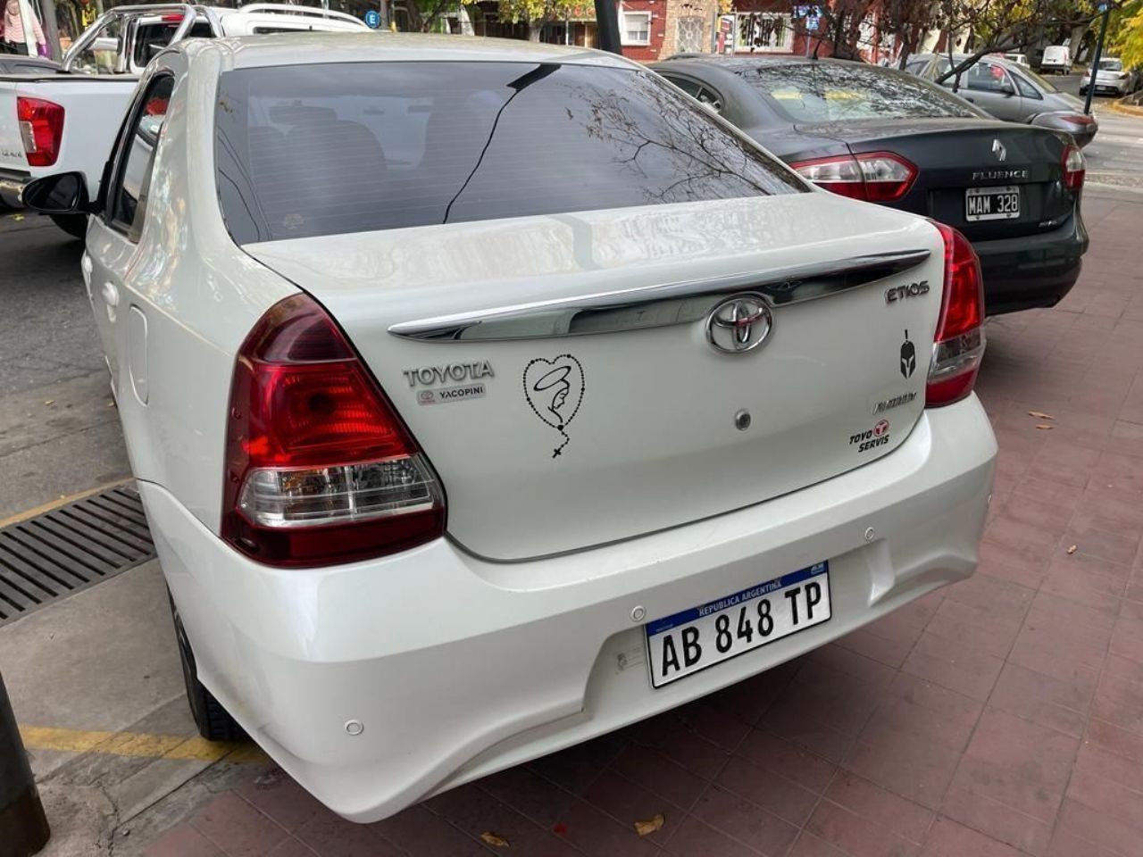 Toyota Etios Usado en Mendoza, deRuedas