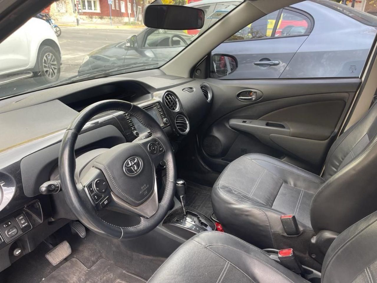 Toyota Etios Usado en Mendoza, deRuedas