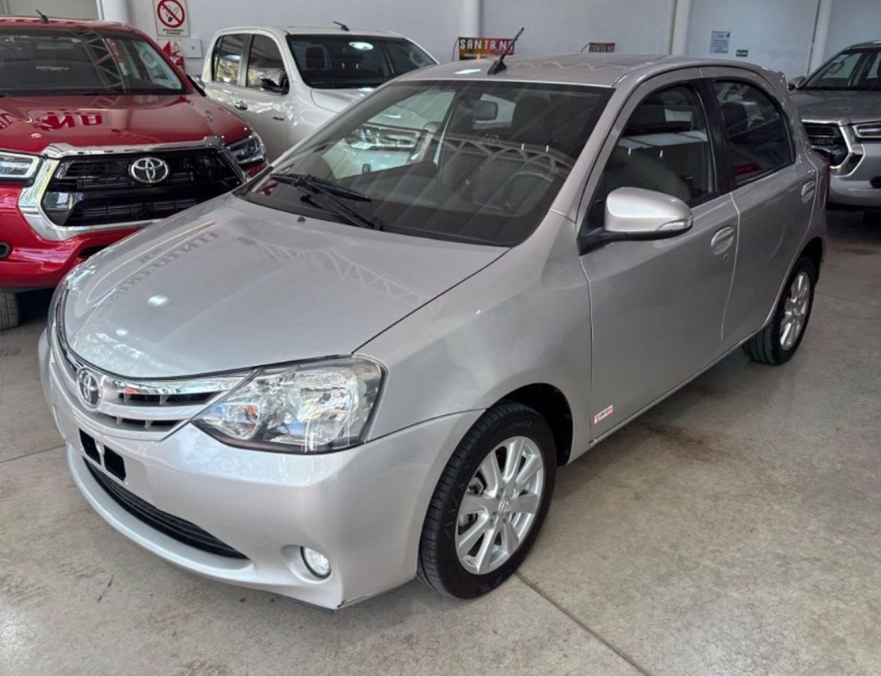 Toyota Etios Usado en Mendoza, deRuedas