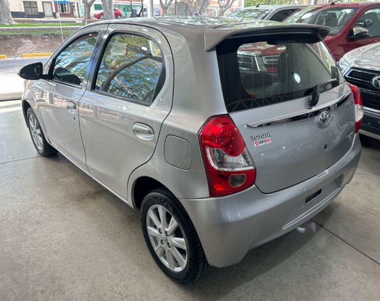 Toyota Etios Usado en Mendoza, deRuedas