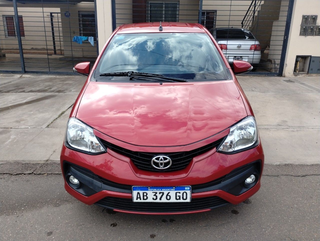 Toyota Etios Usado en Mendoza, deRuedas