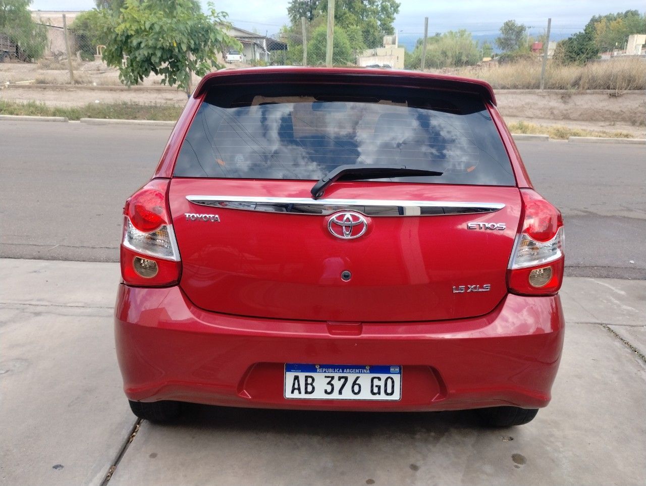 Toyota Etios Usado en Mendoza, deRuedas