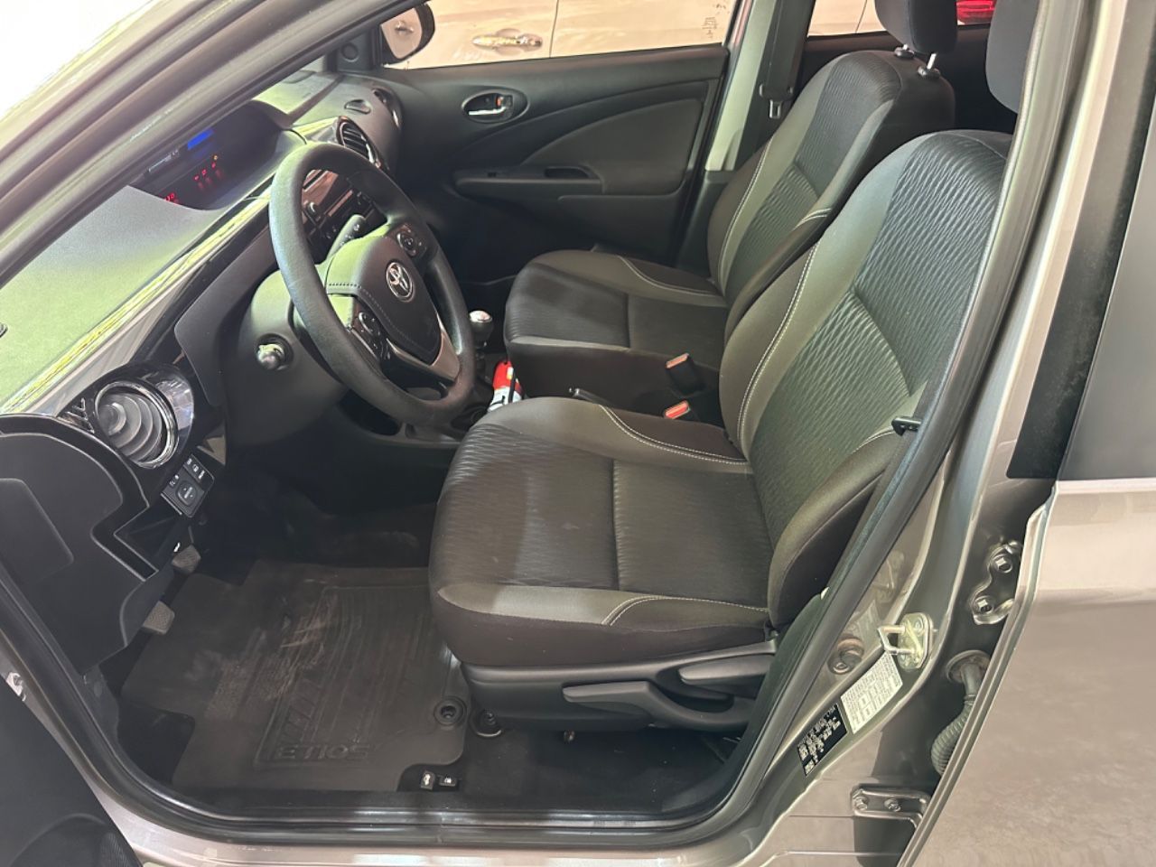 Toyota Etios Usado en Mendoza, deRuedas