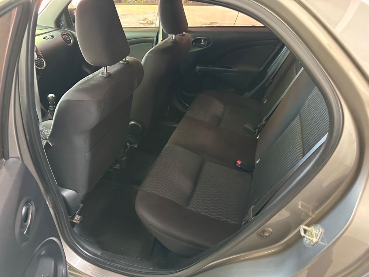 Toyota Etios Usado en Mendoza, deRuedas