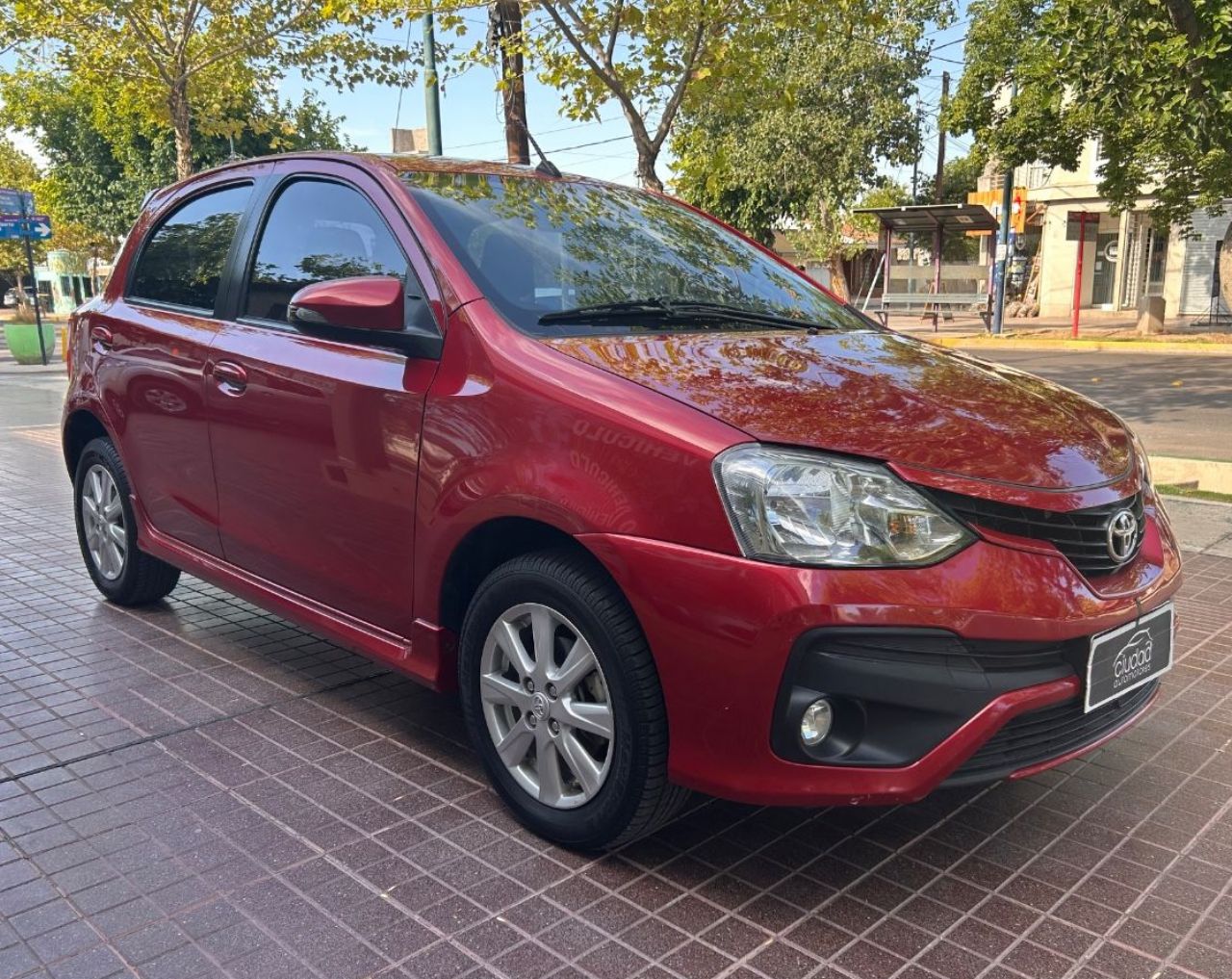 Toyota Etios Usado Financiado en Mendoza, deRuedas