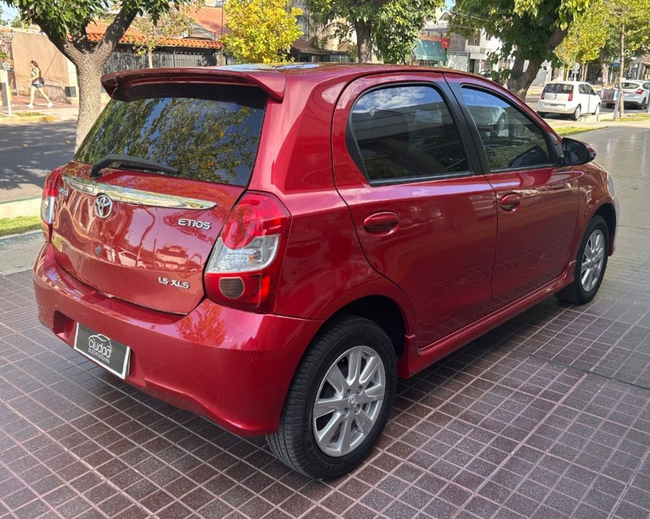 Toyota Etios Usado Financiado en Mendoza, deRuedas