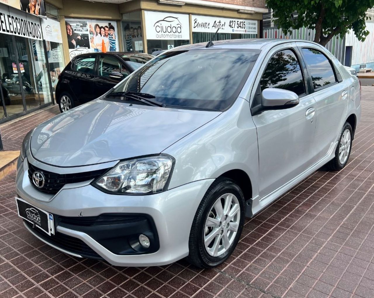 Toyota Etios Usado Financiado en Mendoza, deRuedas