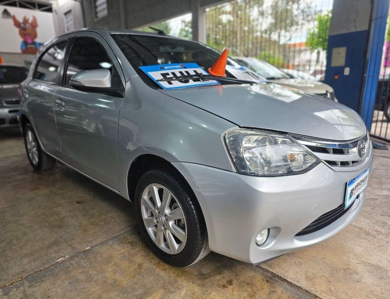 Toyota Etios Usado en Mendoza, deRuedas