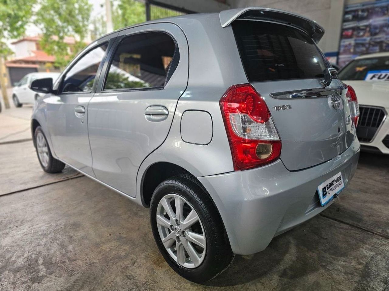 Toyota Etios Usado en Mendoza, deRuedas