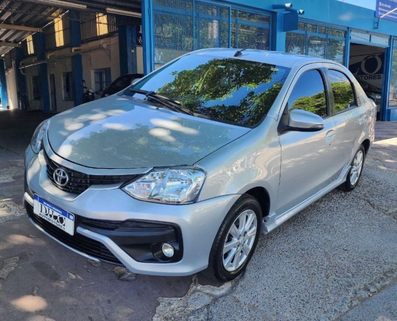 Toyota Etios Usado Financiado en Mendoza, deRuedas