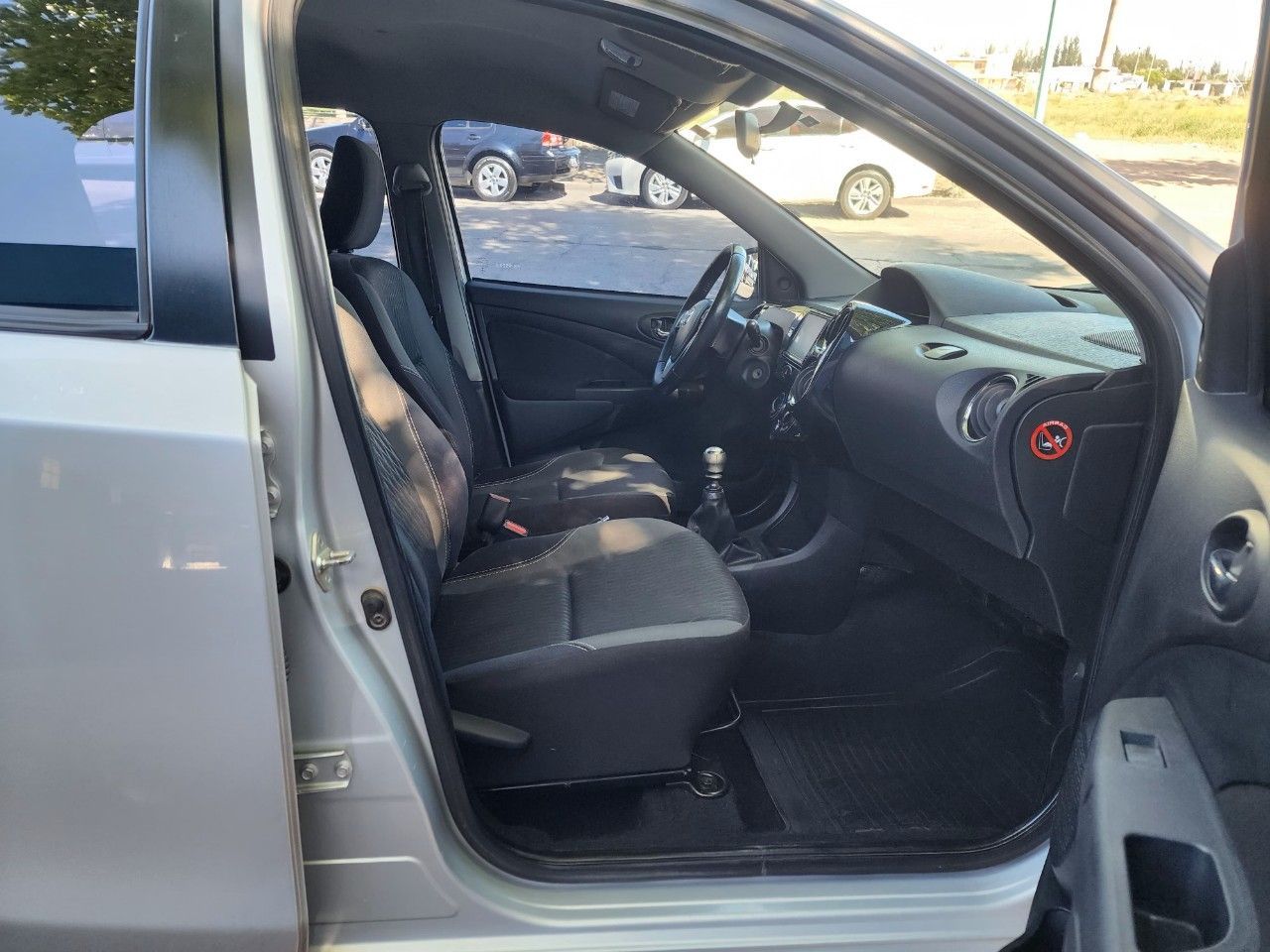 Toyota Etios Usado Financiado en Mendoza, deRuedas