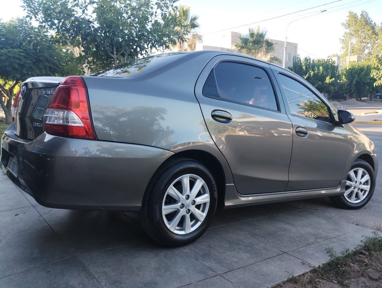 Toyota Etios Usado en Mendoza, deRuedas