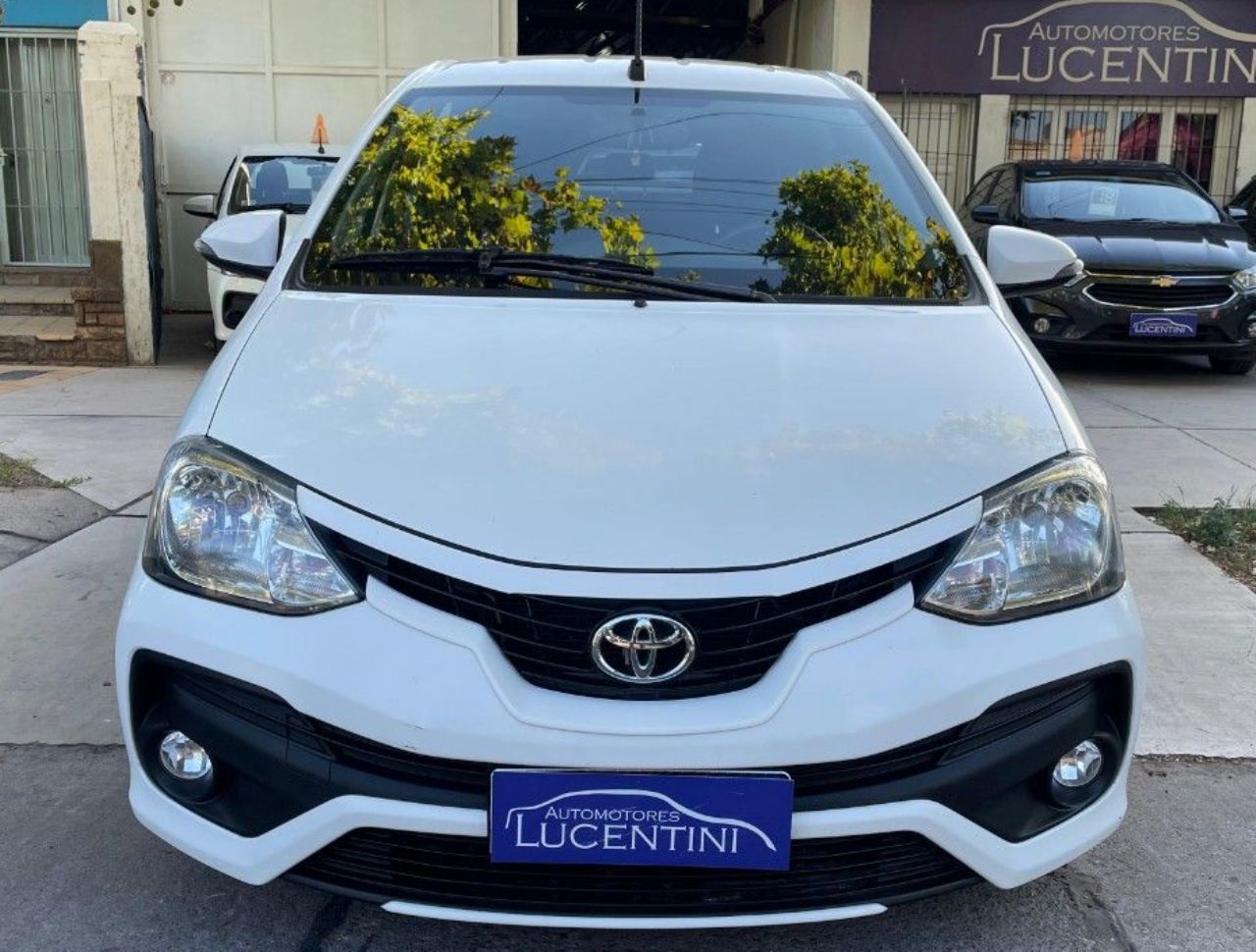 Toyota Etios Usado Financiado en Mendoza, deRuedas