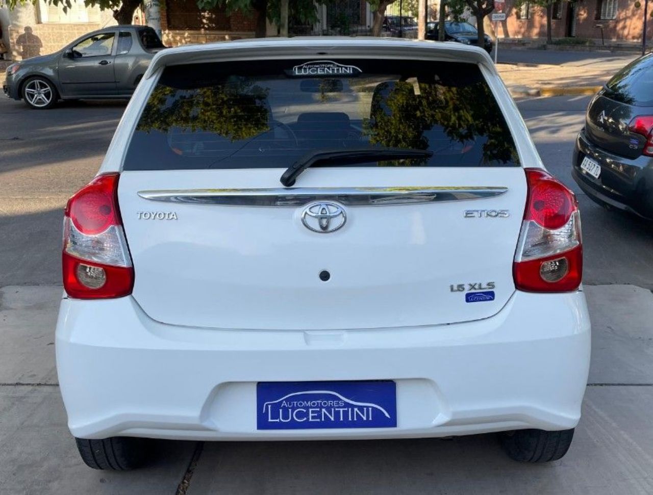 Toyota Etios Usado Financiado en Mendoza, deRuedas
