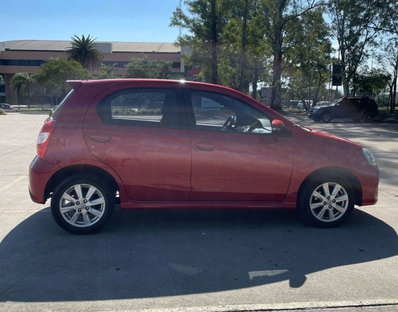 Toyota Etios Usado Financiado en Córdoba, deRuedas