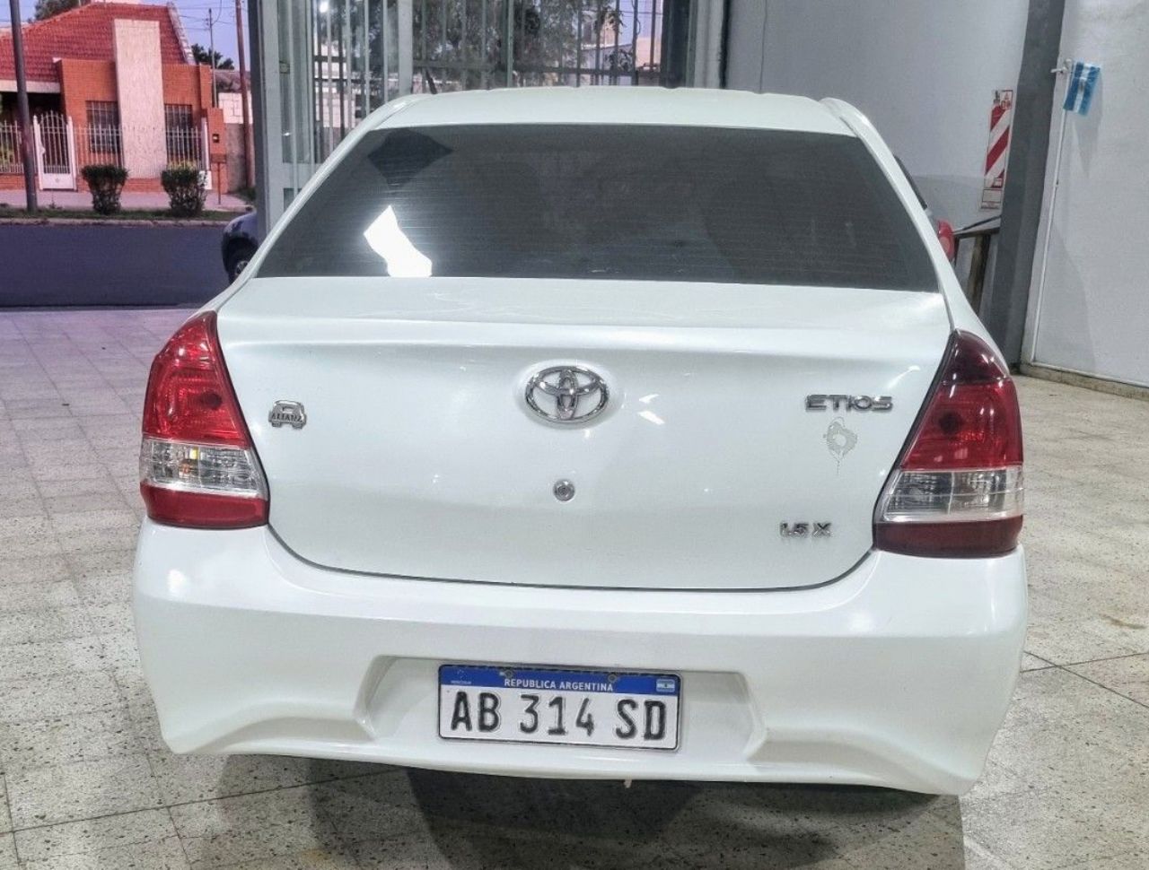 Toyota Etios Usado Financiado en San Luis, deRuedas