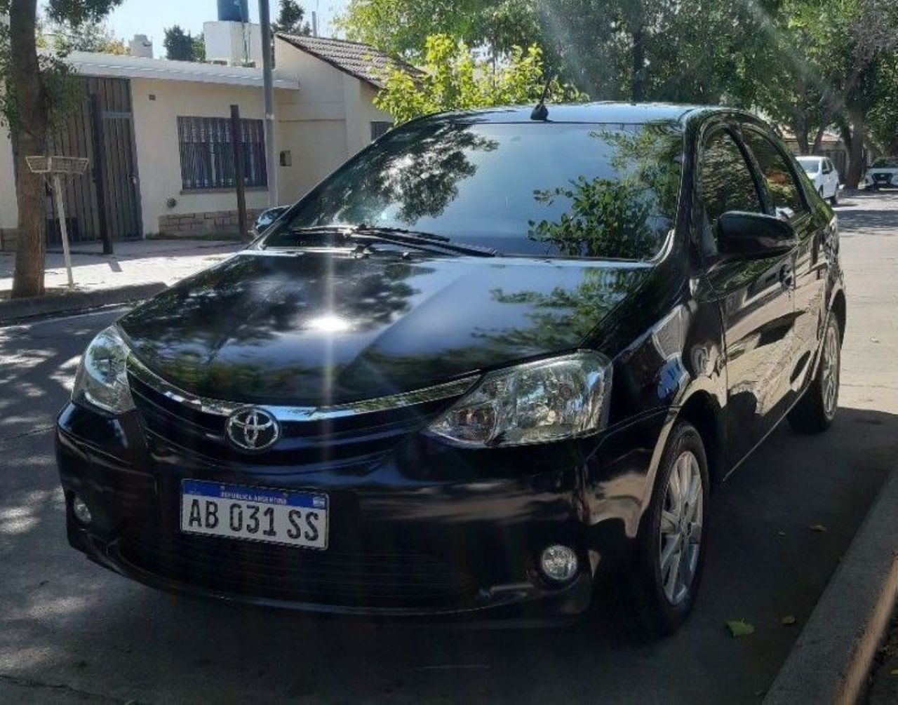 Toyota Etios Usado en Mendoza, deRuedas