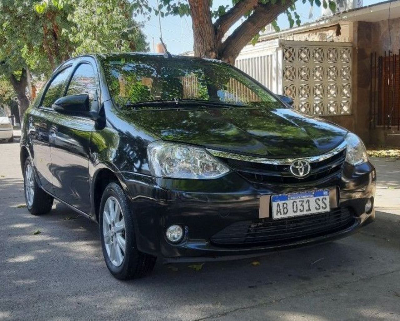 Toyota Etios Usado en Mendoza, deRuedas