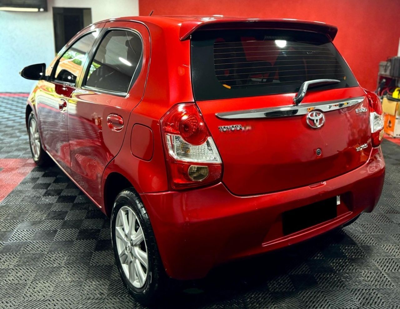 Toyota Etios Usado en Buenos Aires, deRuedas