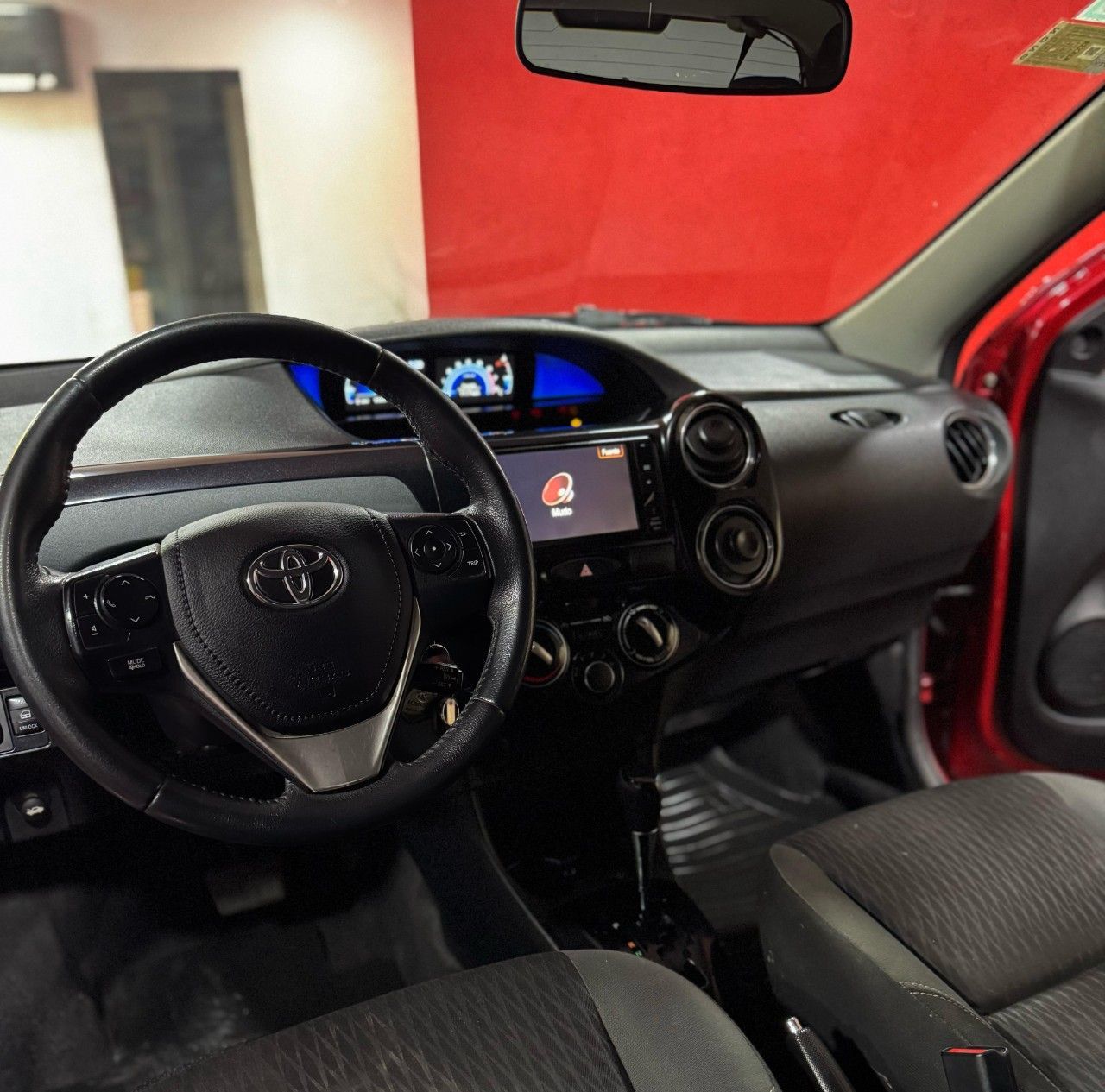 Toyota Etios Usado en Buenos Aires, deRuedas