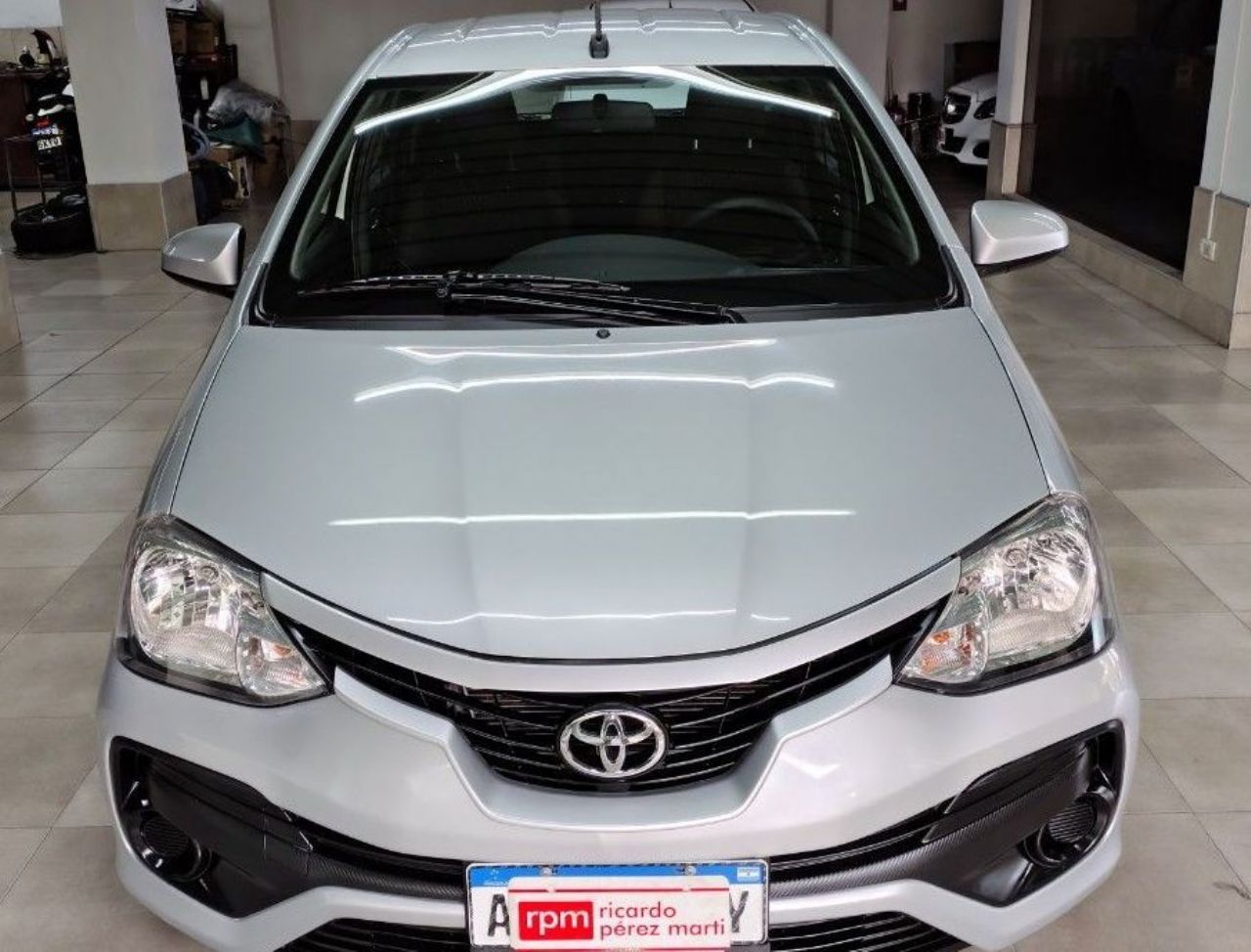 Toyota Etios Usado en Mendoza, deRuedas