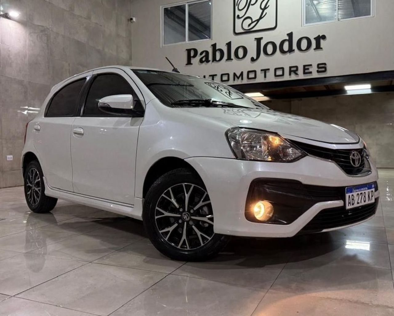 Toyota Etios Usado en Buenos Aires, deRuedas