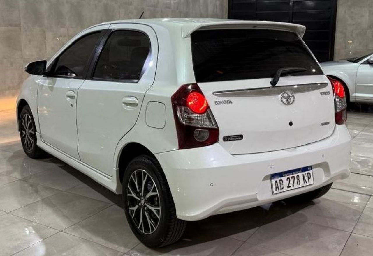 Toyota Etios Usado en Buenos Aires, deRuedas