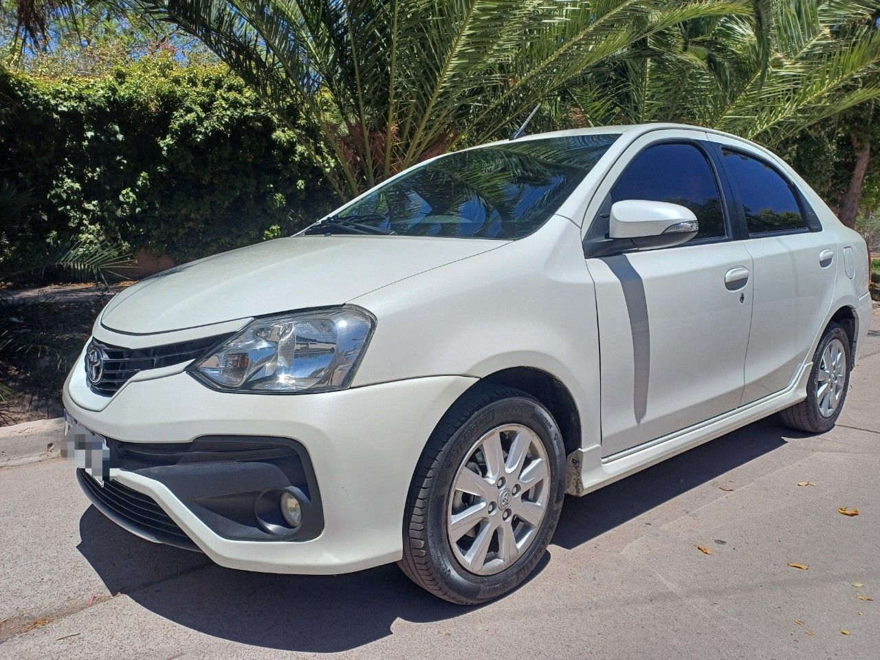 Toyota Etios Usado Financiado en Mendoza, deRuedas