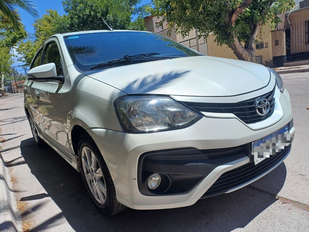 Toyota Etios Usado Financiado en Mendoza, deRuedas