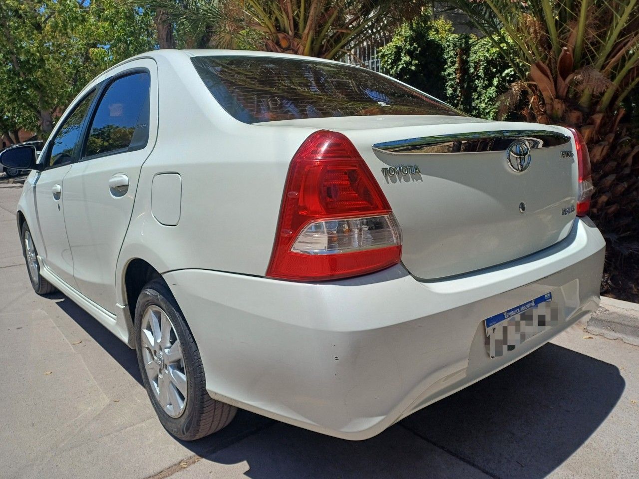 Toyota Etios Usado Financiado en Mendoza, deRuedas
