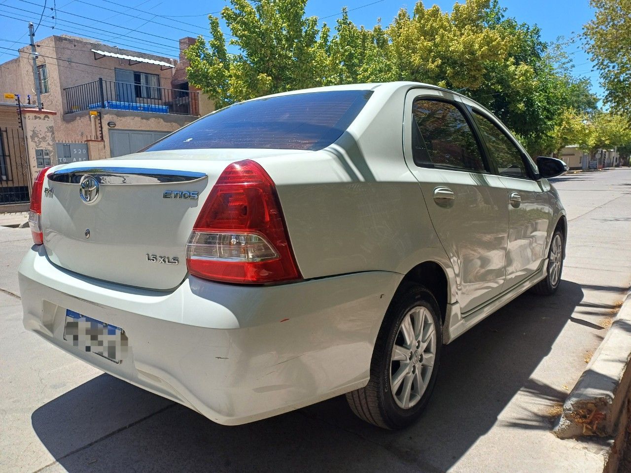 Toyota Etios Usado Financiado en Mendoza, deRuedas